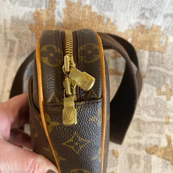 Louis Vuitton Monogram Pochette Gange - Picture 4 of 8